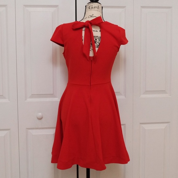 B Darlin Fit and Flare RED Bow Tie back Dress Sweetheart detail very flattering - Picture 1 of 13
